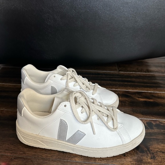 Veja Urca - Silver - Picture 2 of 9